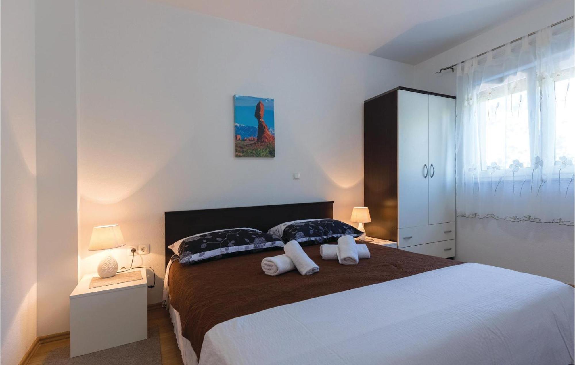 1 Bedroom Cozy Apartment In Klek Exterior foto